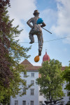 Balancing_Sculptures_Charlie_Chaplin _03.jpg